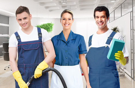 Cleaning team illustrating careers at Groupe GE